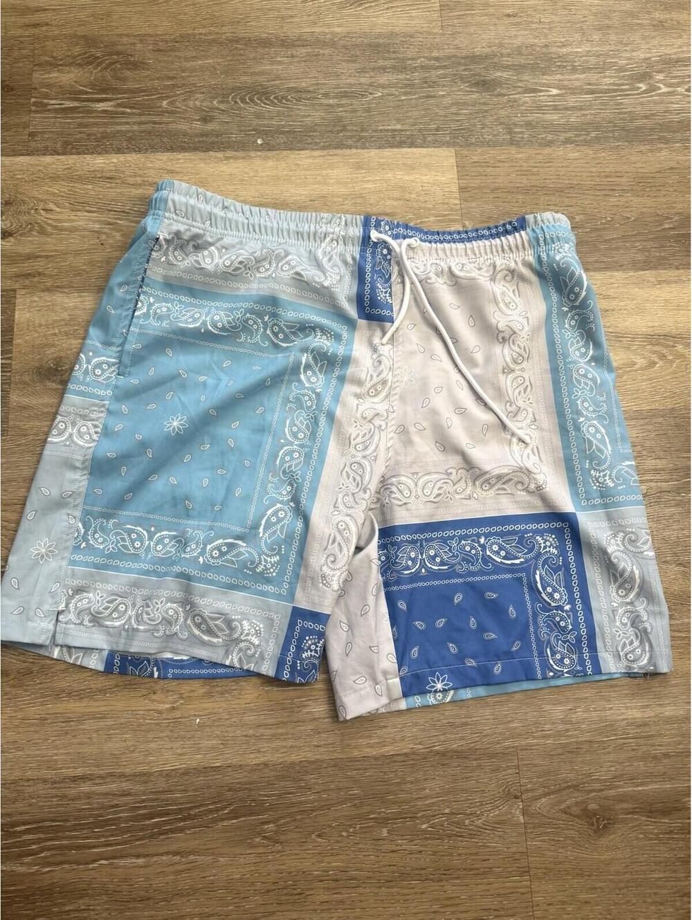 Members Only paisley bandana print shorts Size L